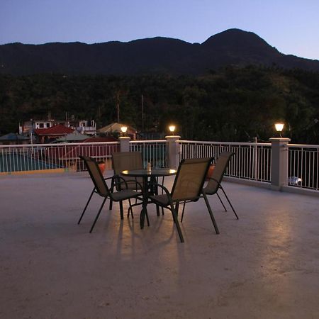 Victoria'S Bed & Breakfast Пуэрто-Галера Экстерьер фото
